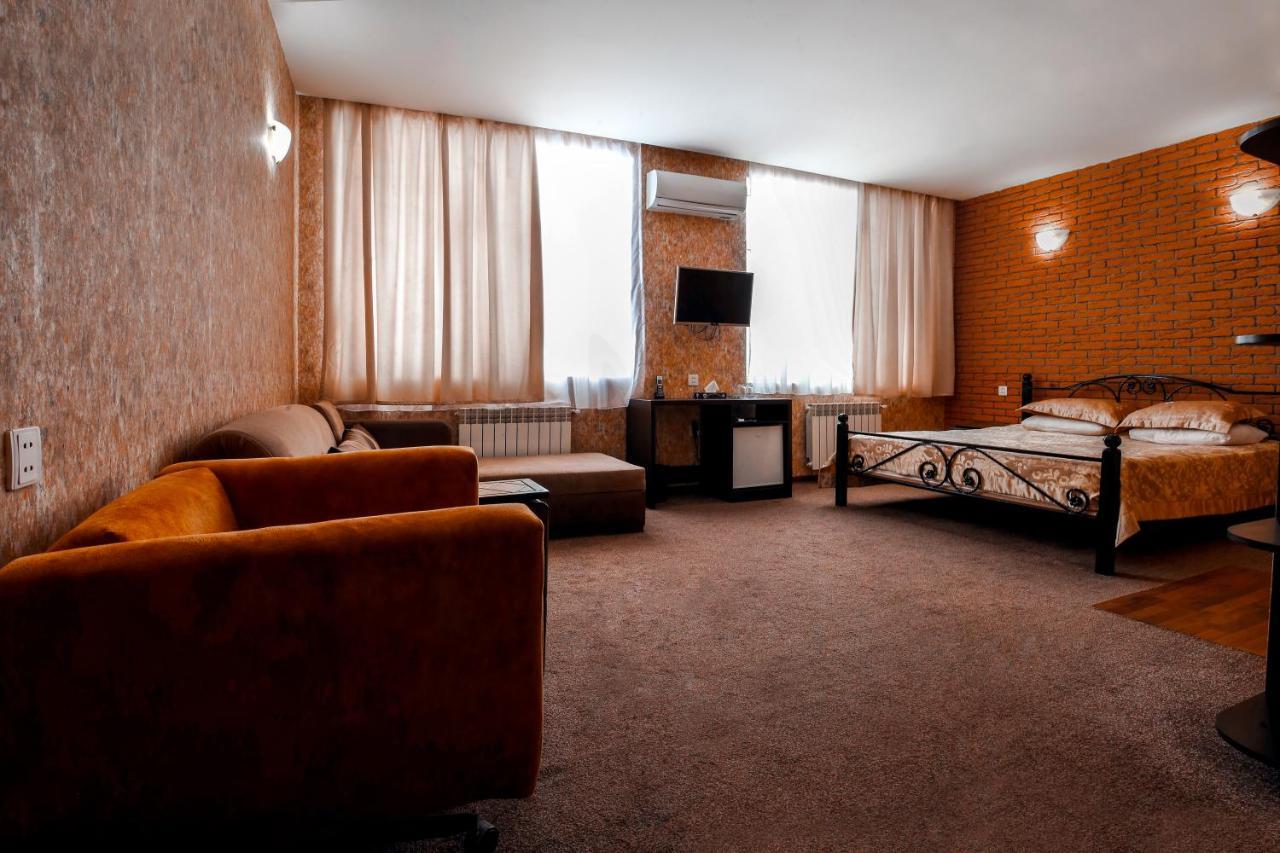 Evim Otel Zaqatala Exteriör bild