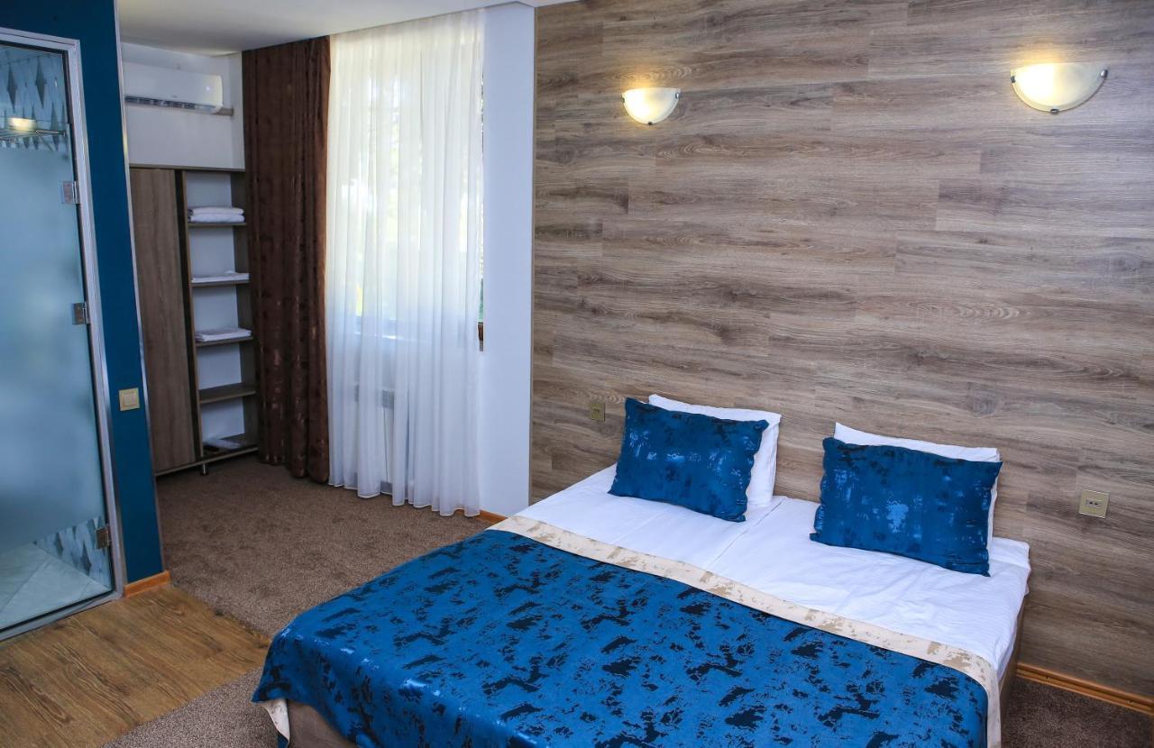 Evim Otel Zaqatala Exteriör bild