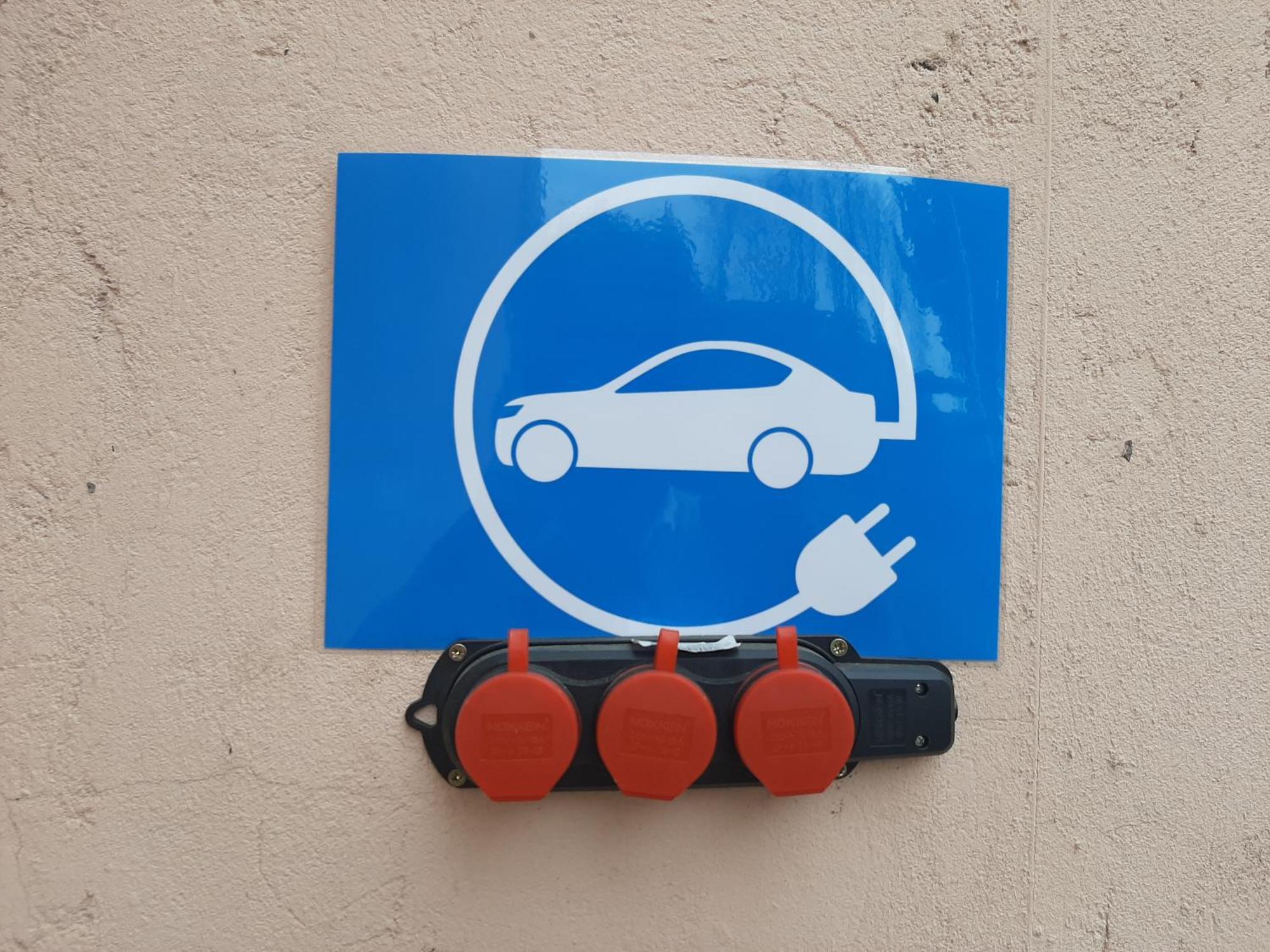 Evim Otel Zaqatala Exteriör bild