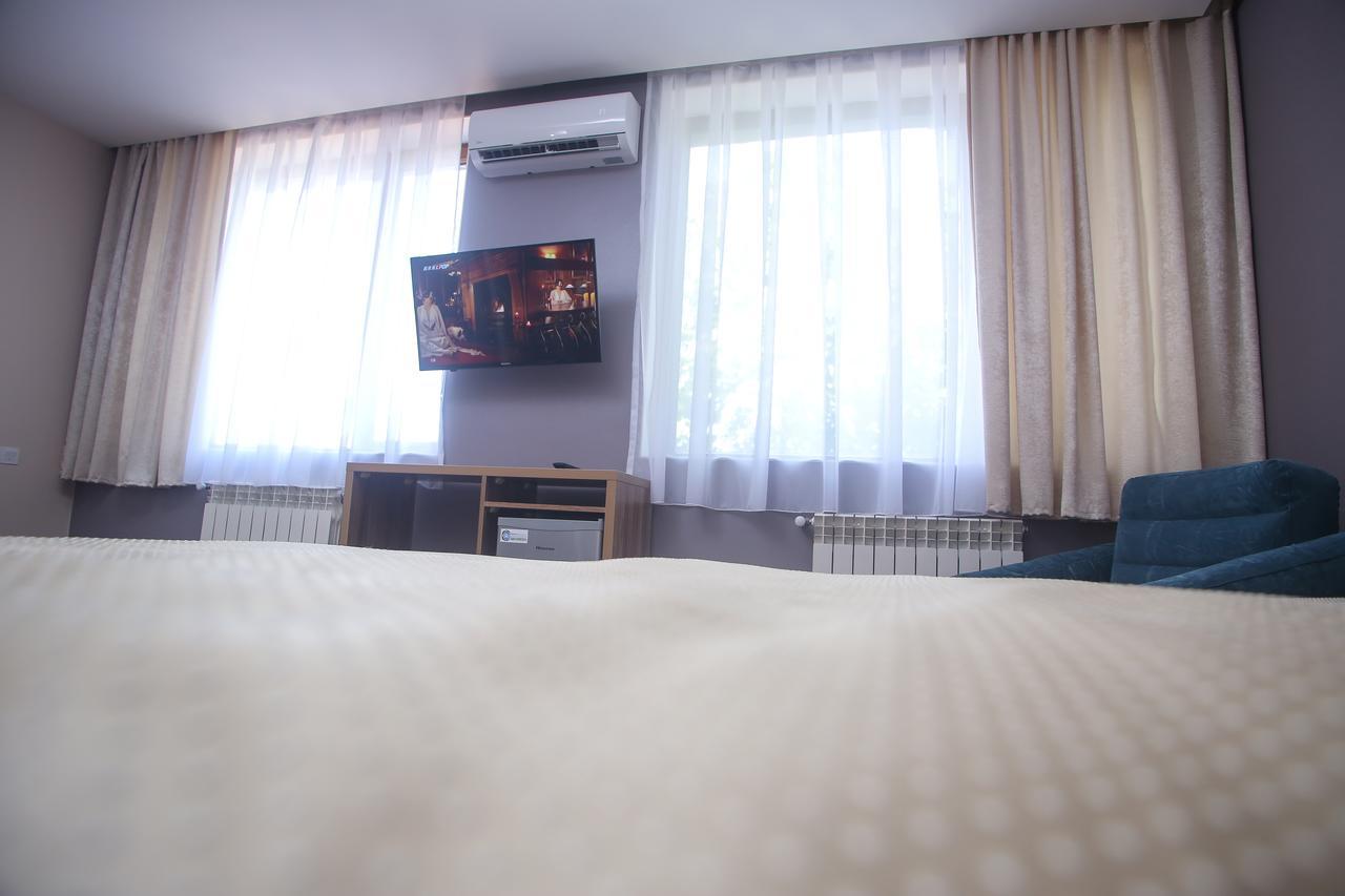 Evim Otel Zaqatala Exteriör bild