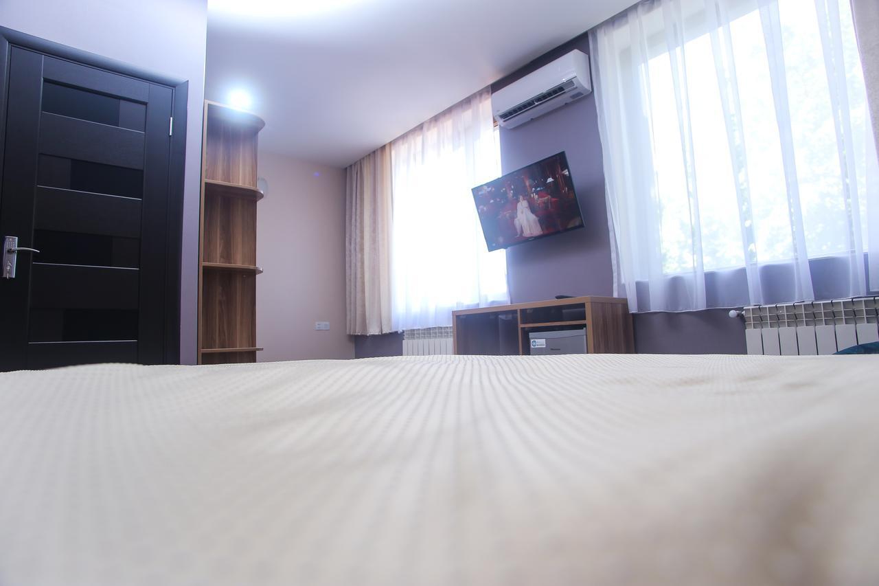 Evim Otel Zaqatala Exteriör bild