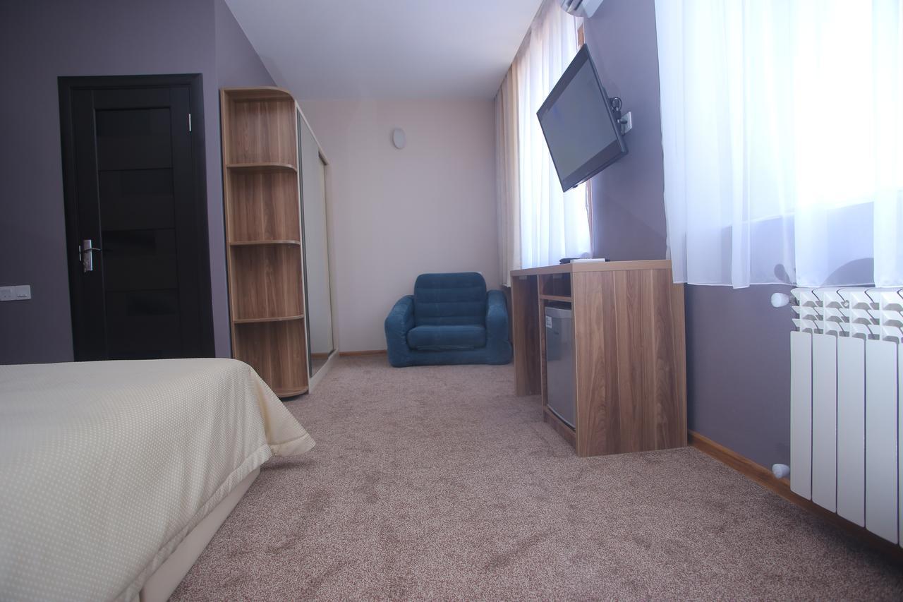Evim Otel Zaqatala Exteriör bild
