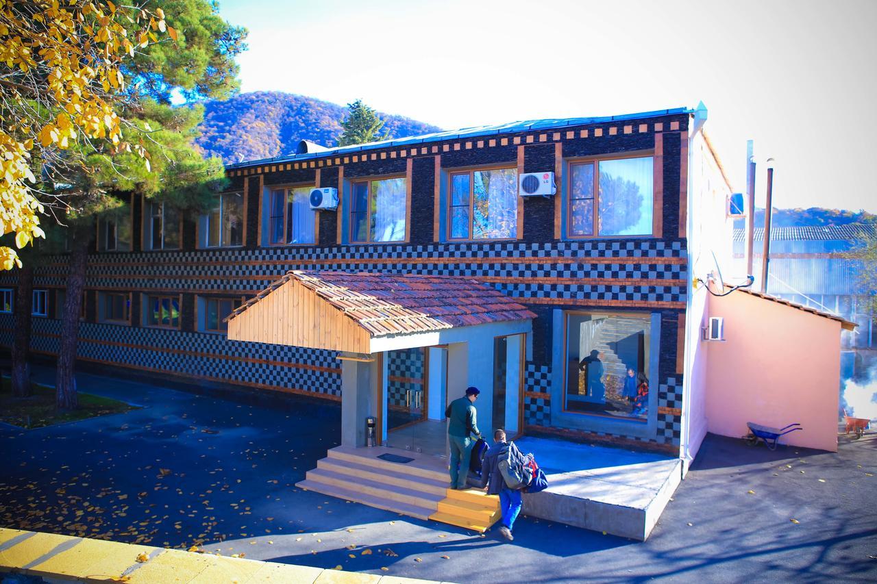 Evim Otel Zaqatala Exteriör bild