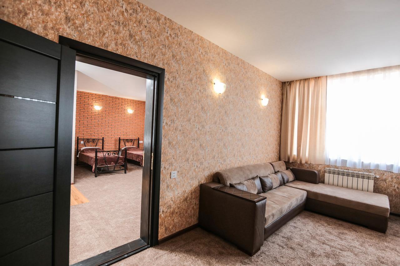 Evim Otel Zaqatala Exteriör bild