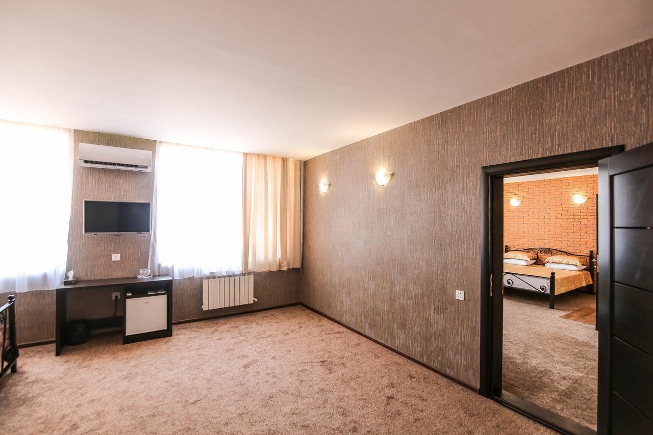 Evim Otel Zaqatala Exteriör bild