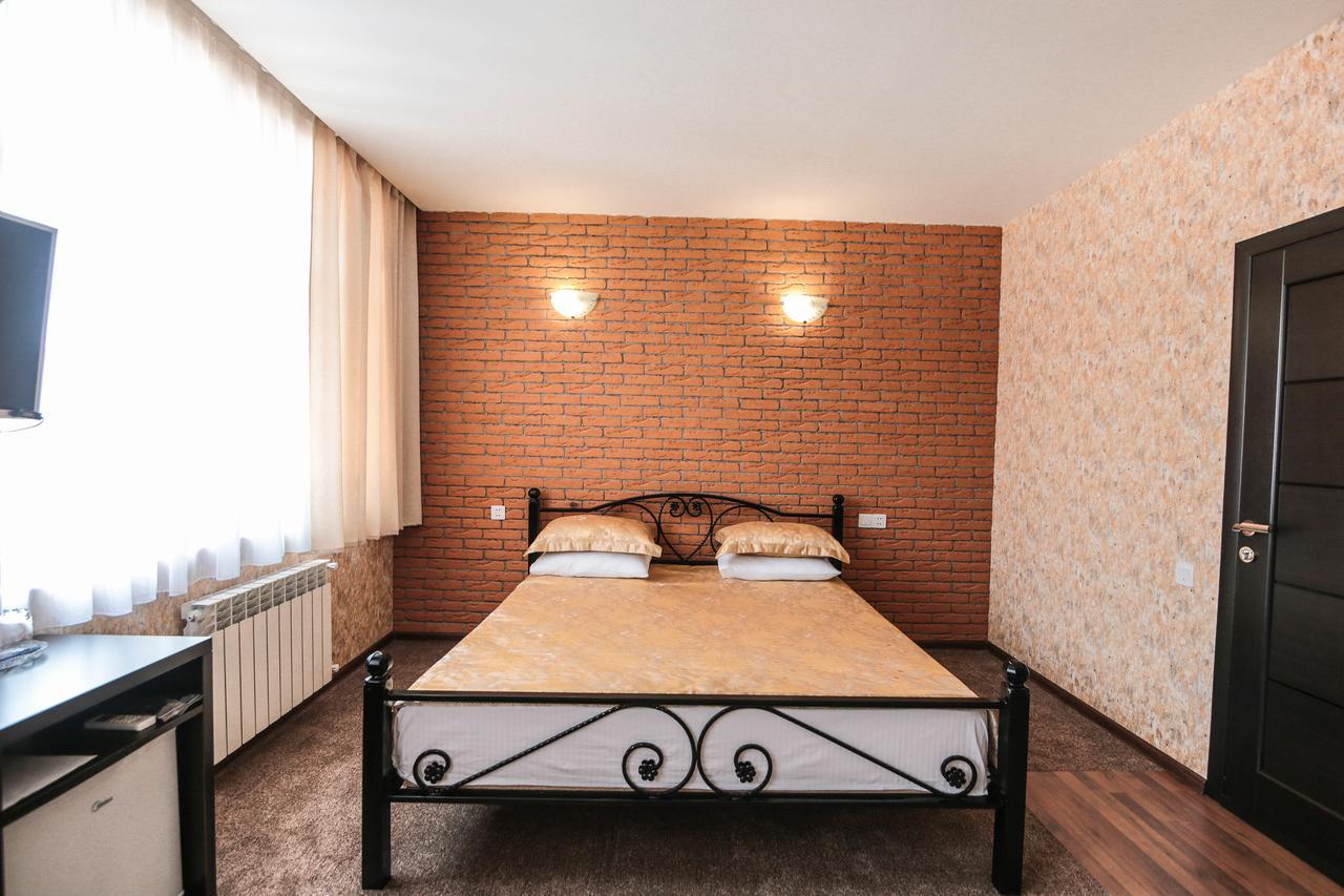 Evim Otel Zaqatala Exteriör bild