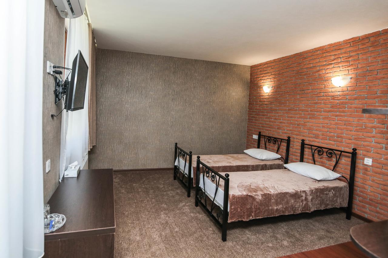 Evim Otel Zaqatala Exteriör bild