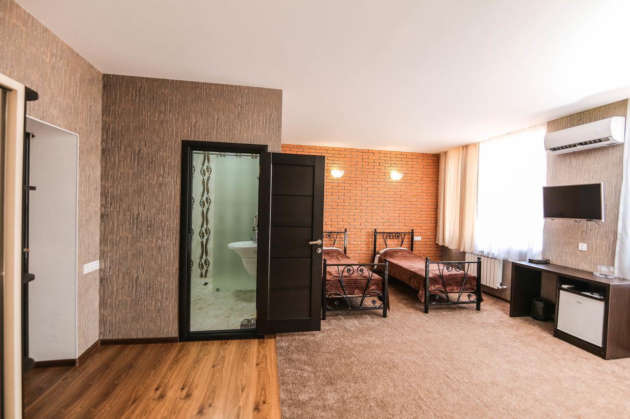 Evim Otel Zaqatala Exteriör bild