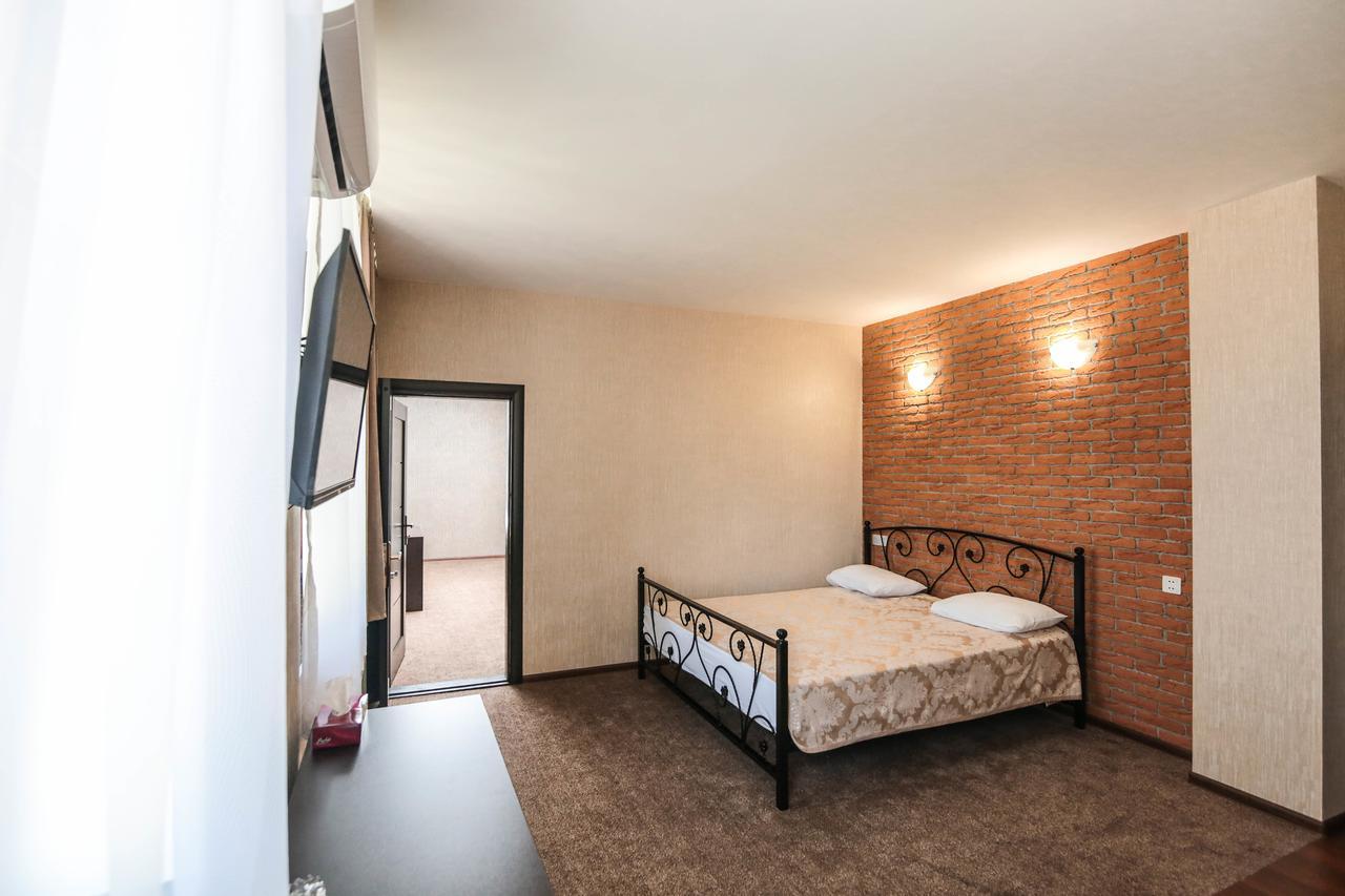 Evim Otel Zaqatala Exteriör bild