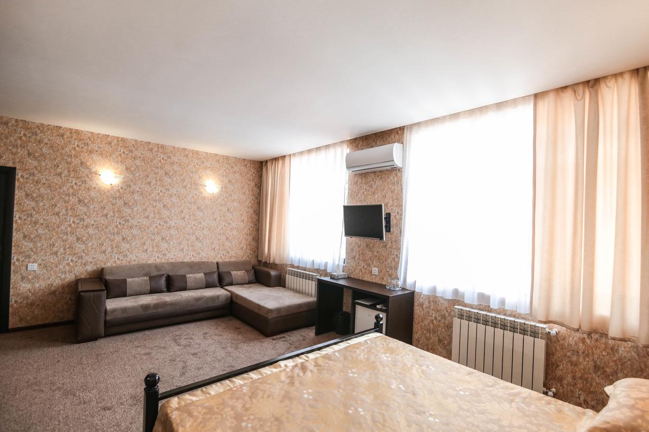 Evim Otel Zaqatala Exteriör bild